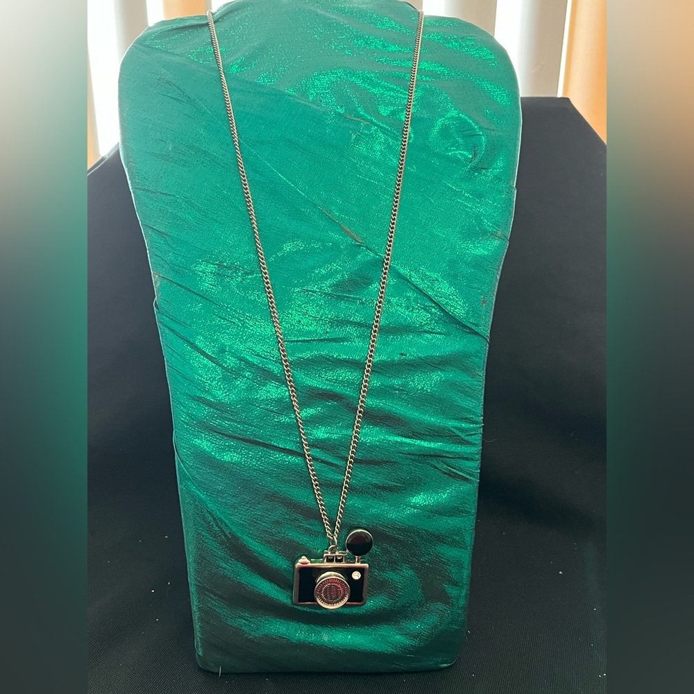 Retro Looking Camera Pendant Necklace